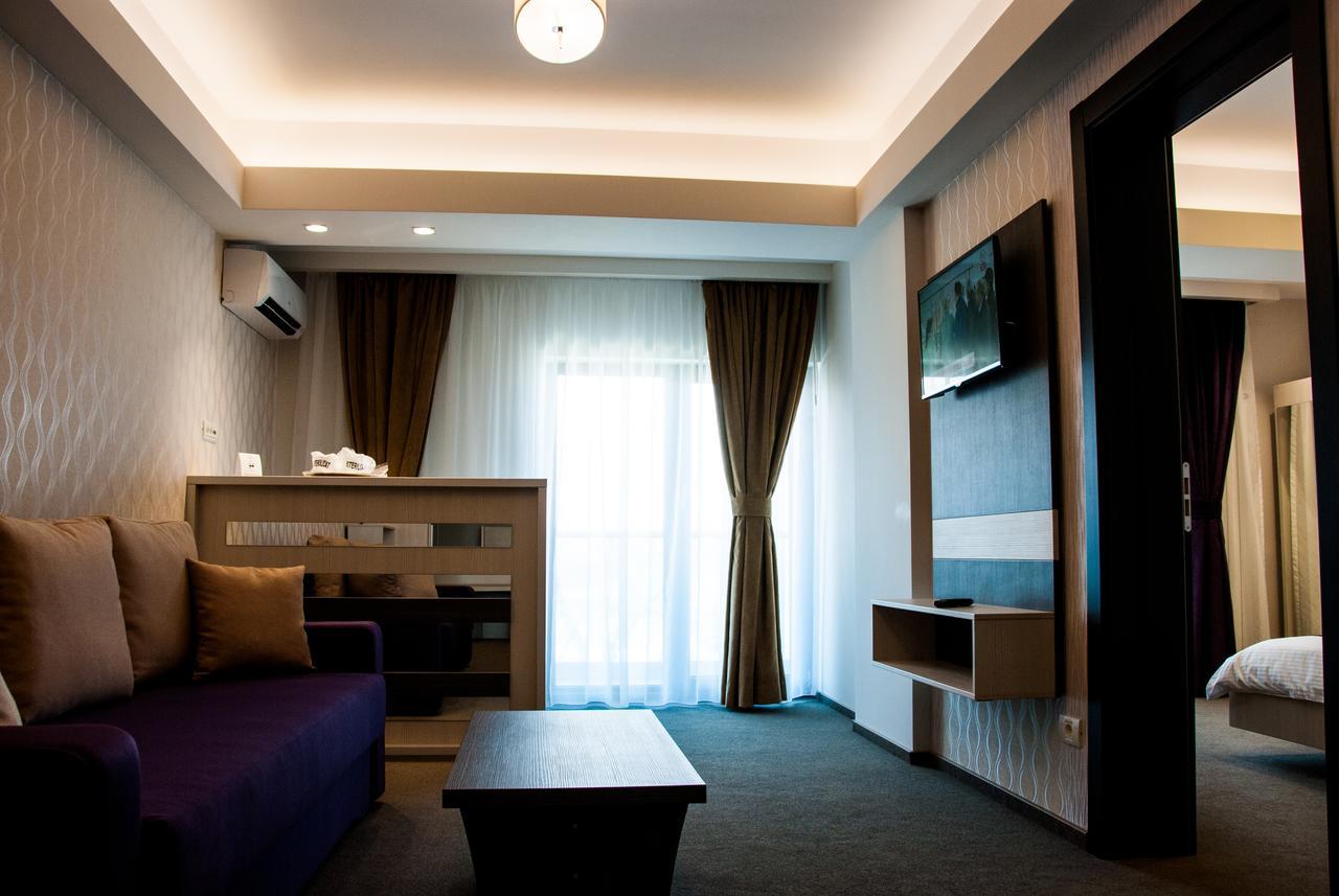 Hotel Milano Blue Mamaia Exterior foto